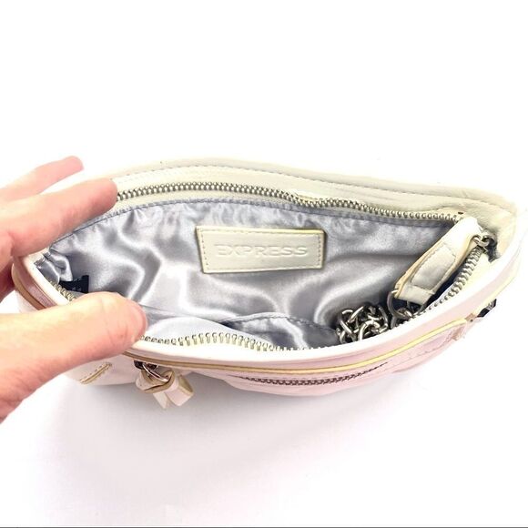 Express vintage Y2K Wristlet w/ zipper and chain detailing - Picture 2 of 5